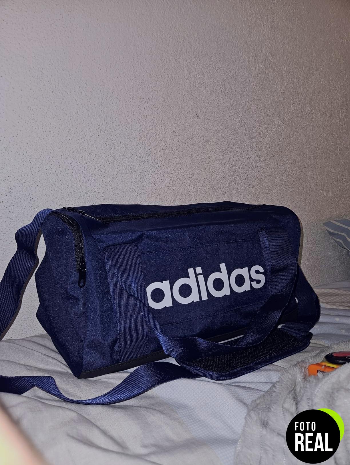 adidas-duffel-bag-unisex-essentials-linear-foto-2