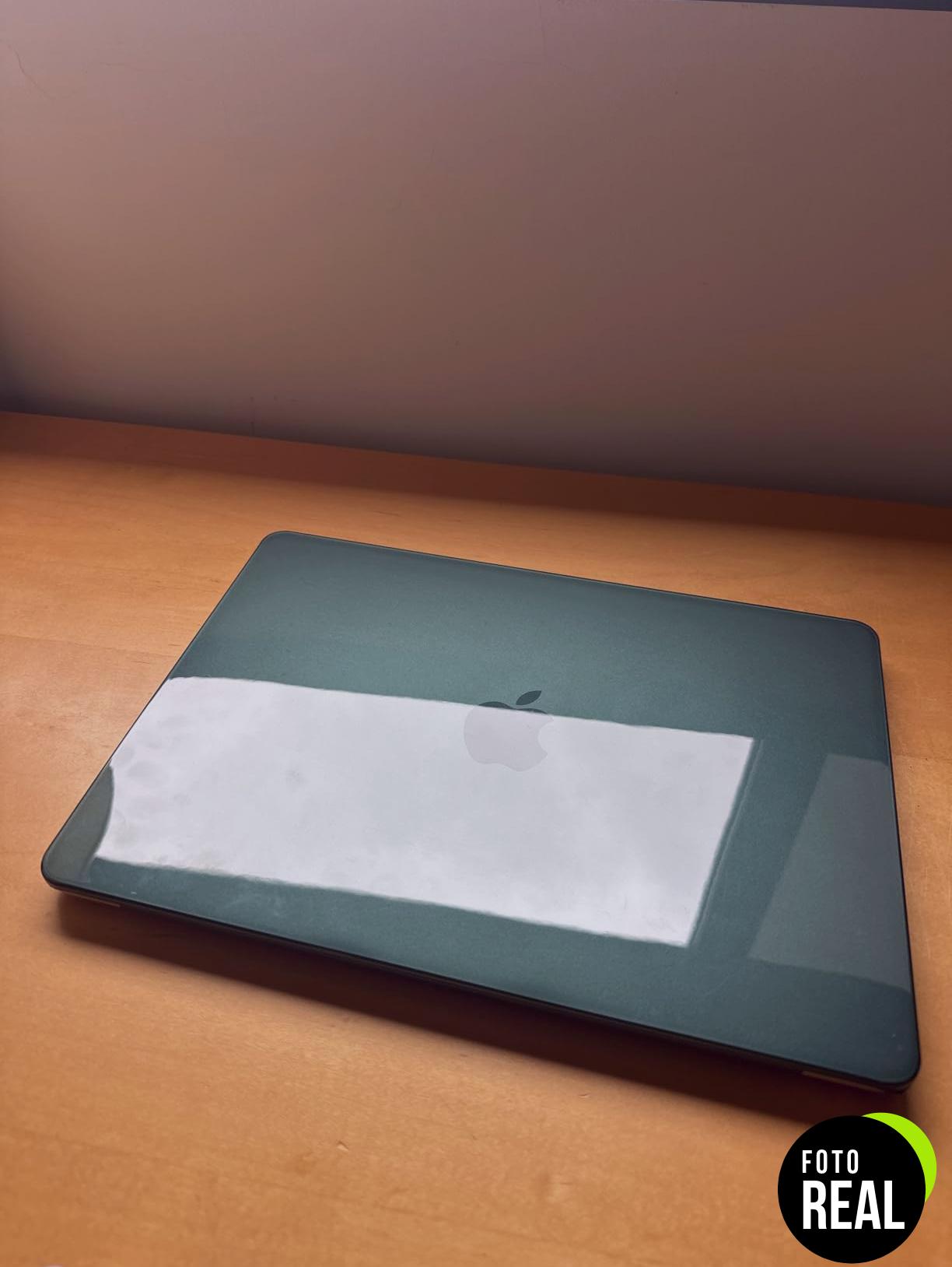 fintie-funda-macbook-air-13-transparente-2025-foto-1