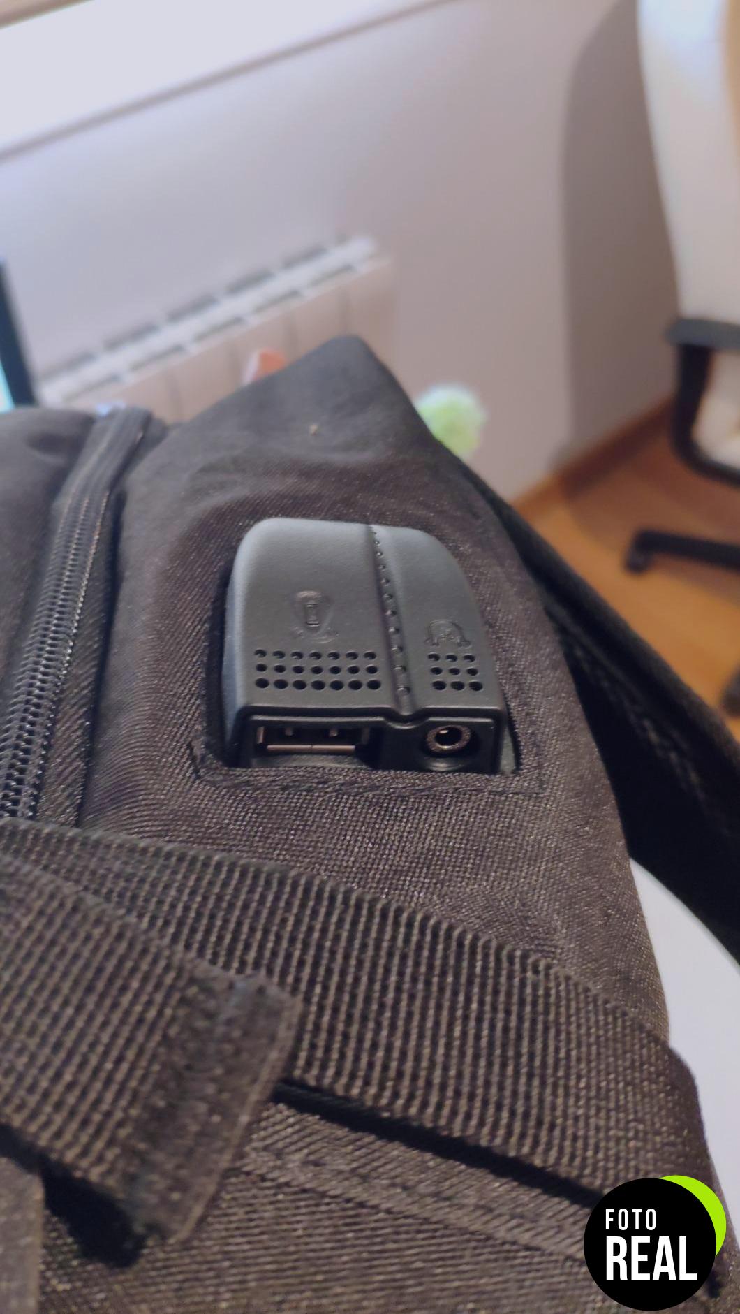 mochila-antirrobo-15-pulgadas-usb-resistente-foto-1
