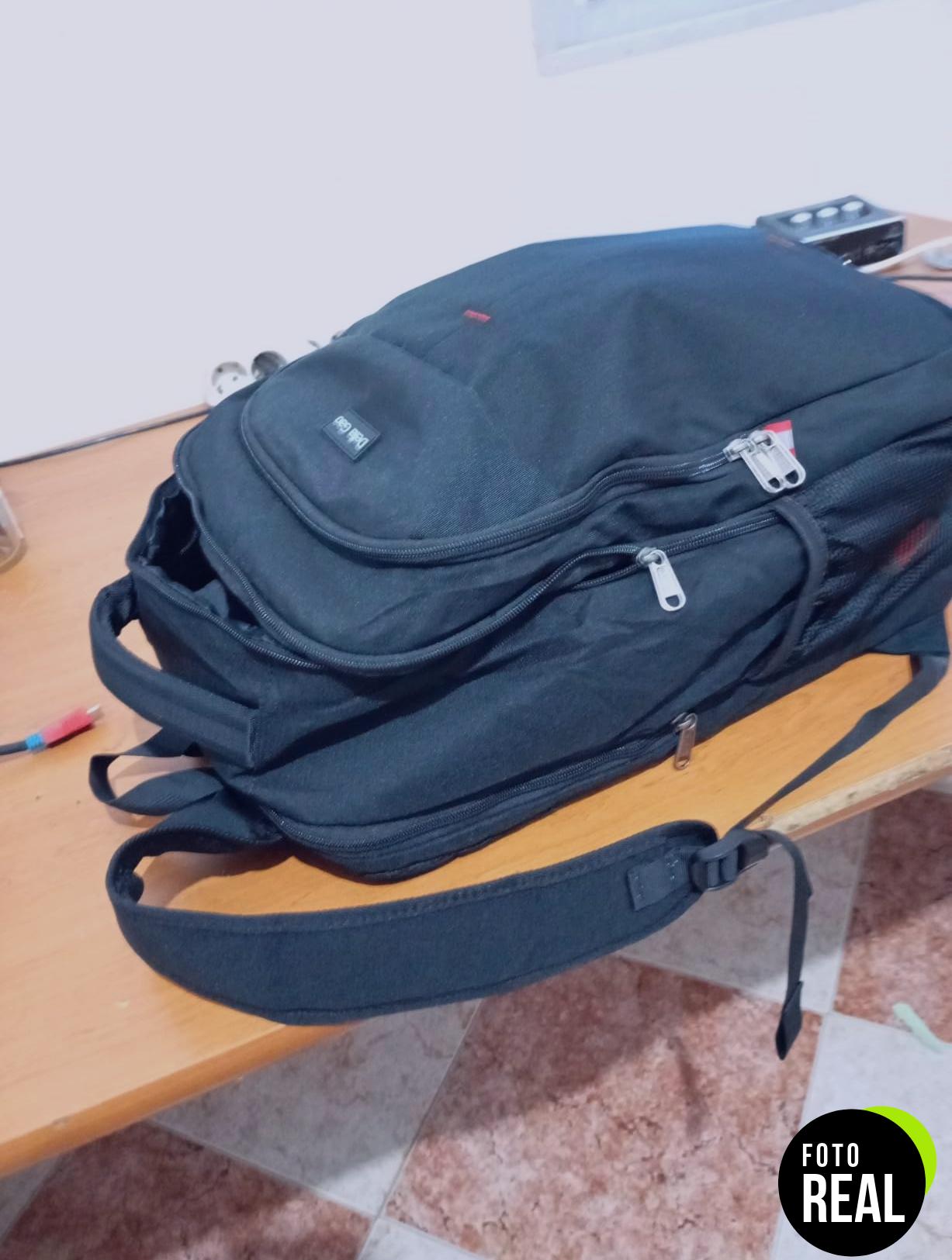 mochila-antirrobo-usb-negra-17-3-foto-3