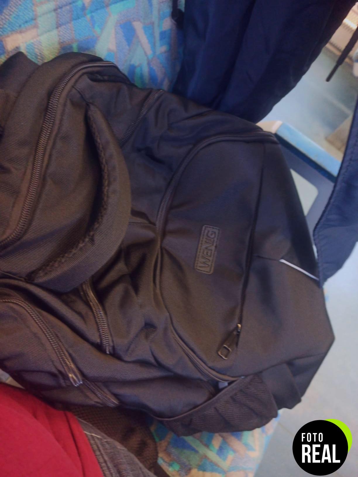 mochila-hombre-portatil-usb-negra-17-3-foto-1