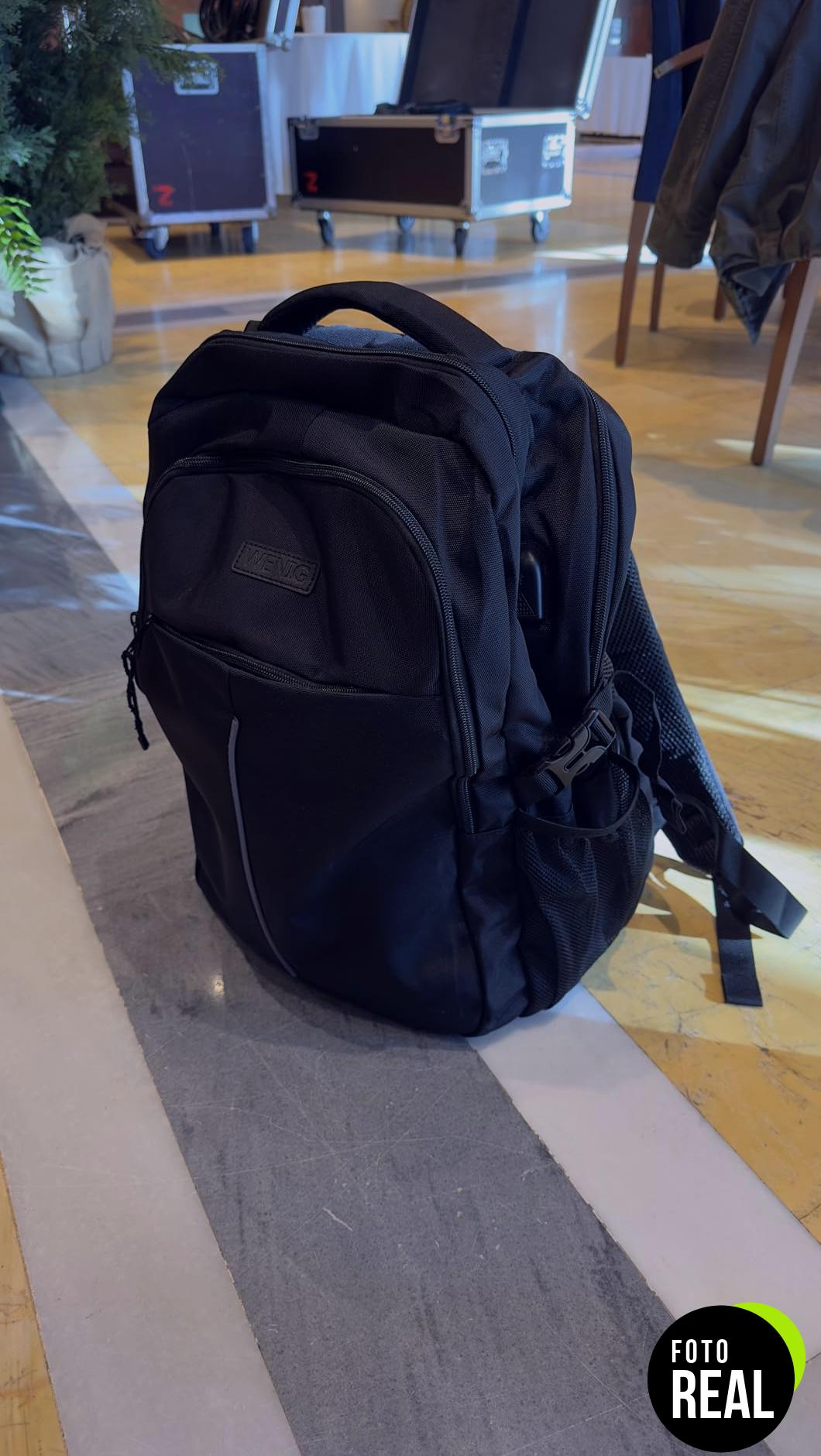 mochila-hombre-portatil-usb-negra-17-3-foto-2