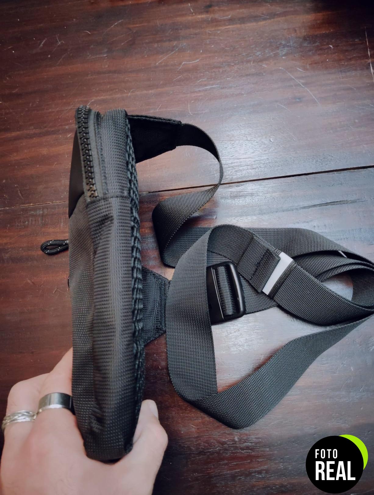 simptech-bolso-bandolera-hombre-cruzado-resistente-foto-2