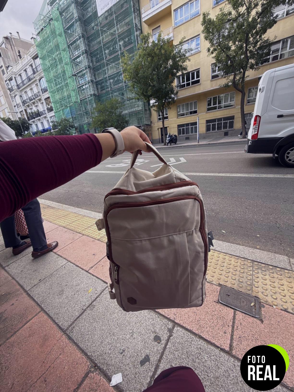 vankev-mochila-viaje-40l-beige-foto-1