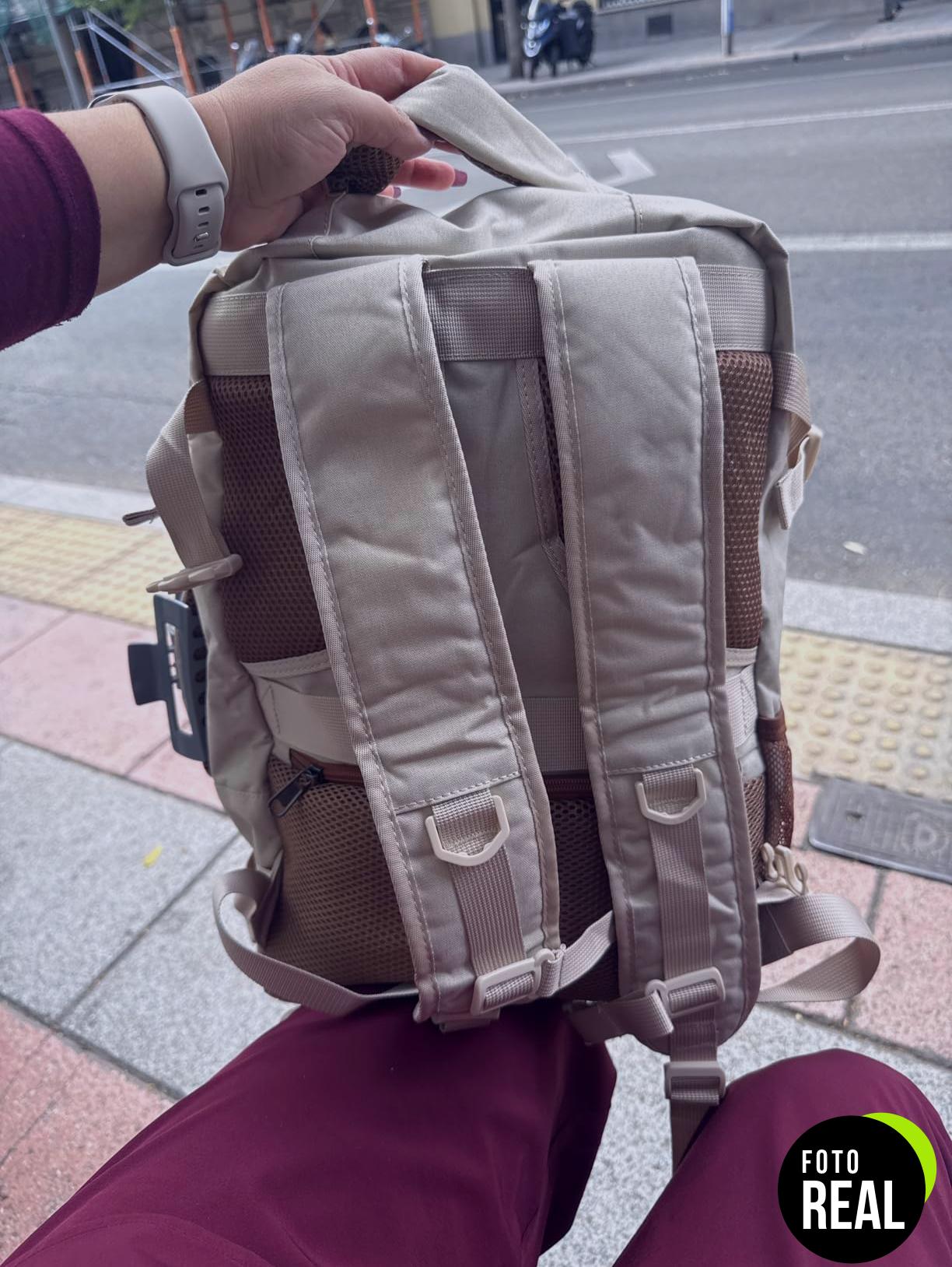 vankev-mochila-viaje-40l-beige-foto-2